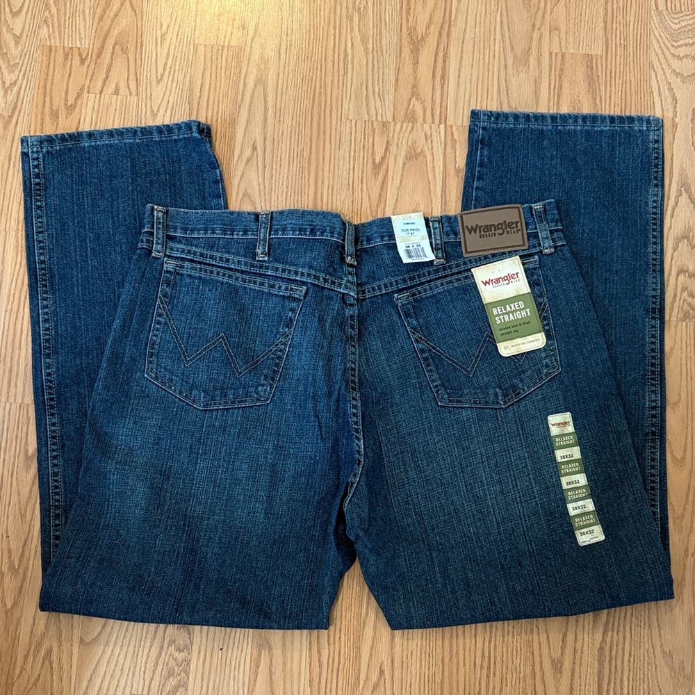 Wrangler Men's Relaxed Fit Dark Blue Jeans